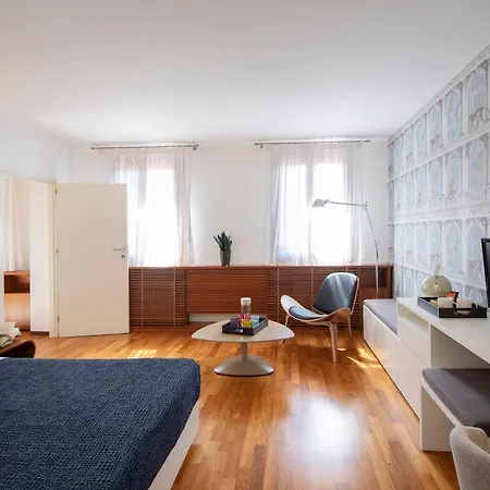 Ca' Della Scimmia - Rialto - * Benátky